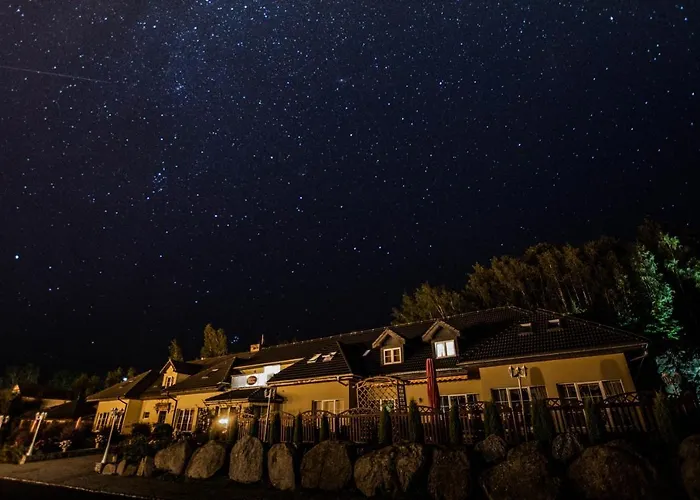 Dwor Skalny Apartamenty, Pokoje I Restauracja Karczma Skalna