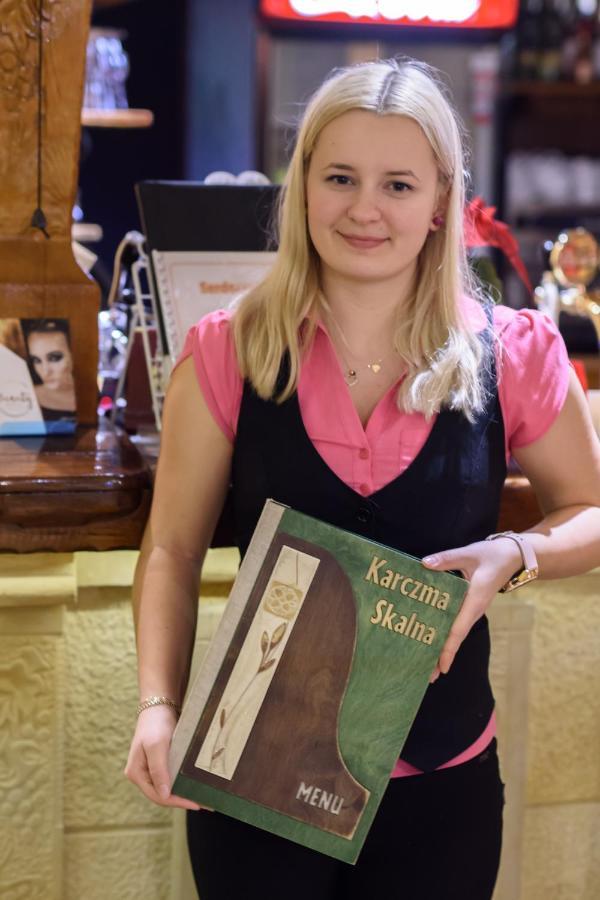 Dwor Skalny Apartamenty, I Restauracja Karczma Skalna Miłków