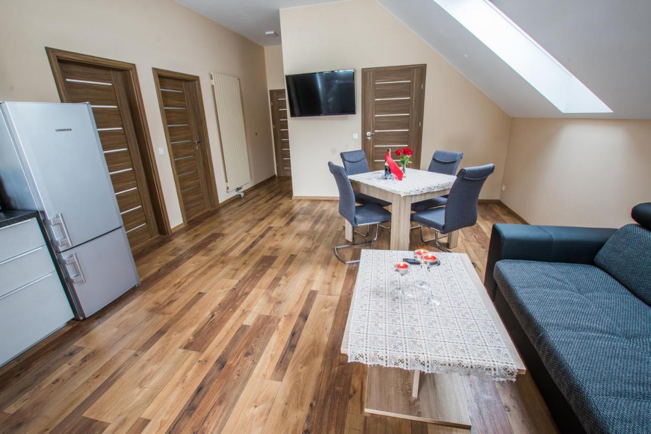 Dwor Skalny Apartamenty, I Restauracja Karczma Skalna * Miłków