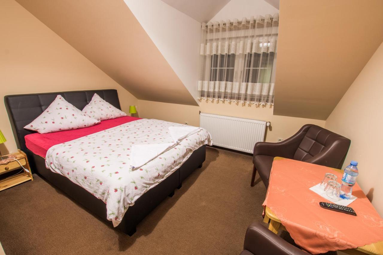 Dwor Skalny Apartamenty, I Restauracja Karczma Skalna * Miłków